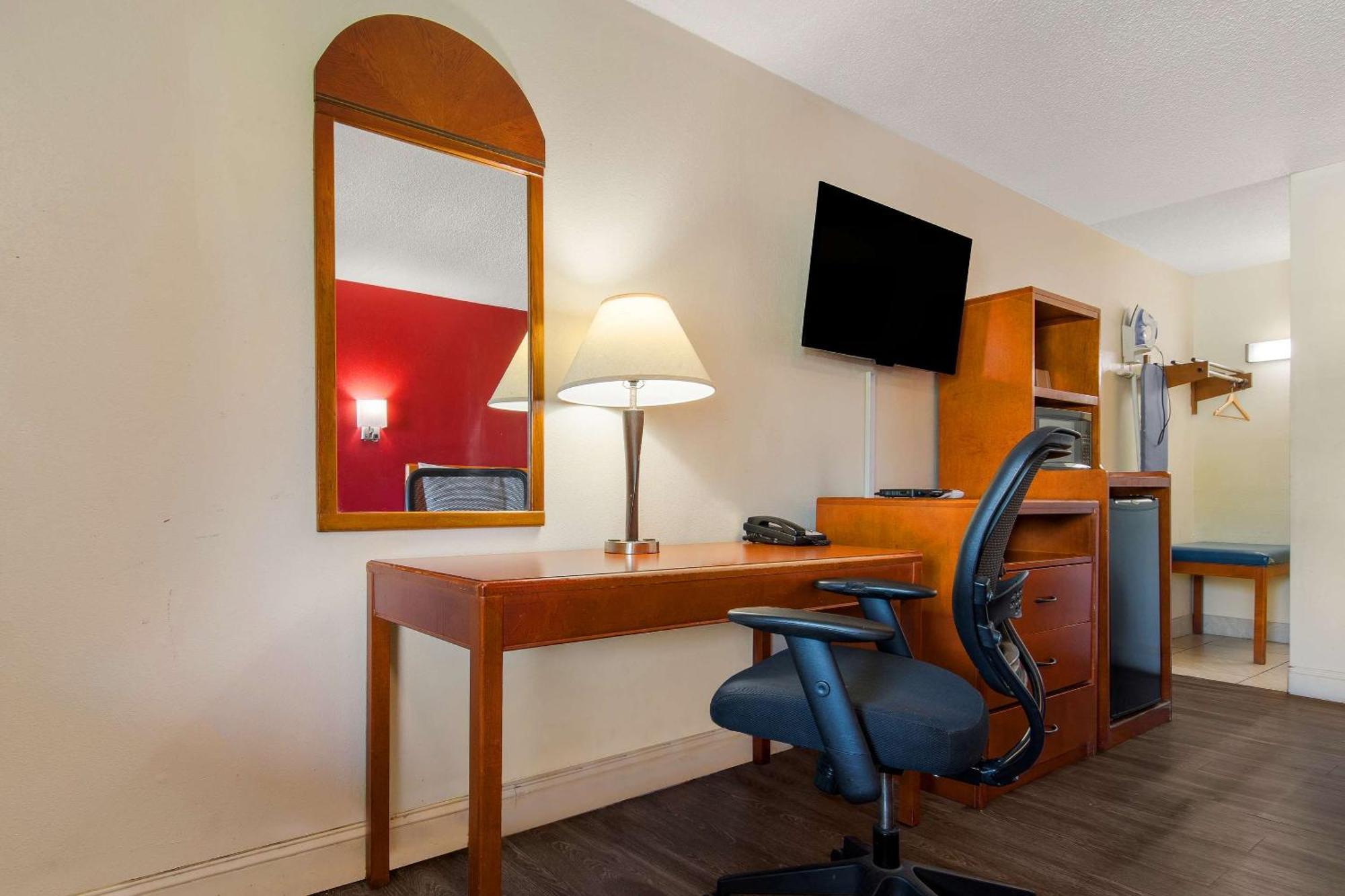 Econo Lodge Goldsboro Hwy 70 Εξωτερικό φωτογραφία